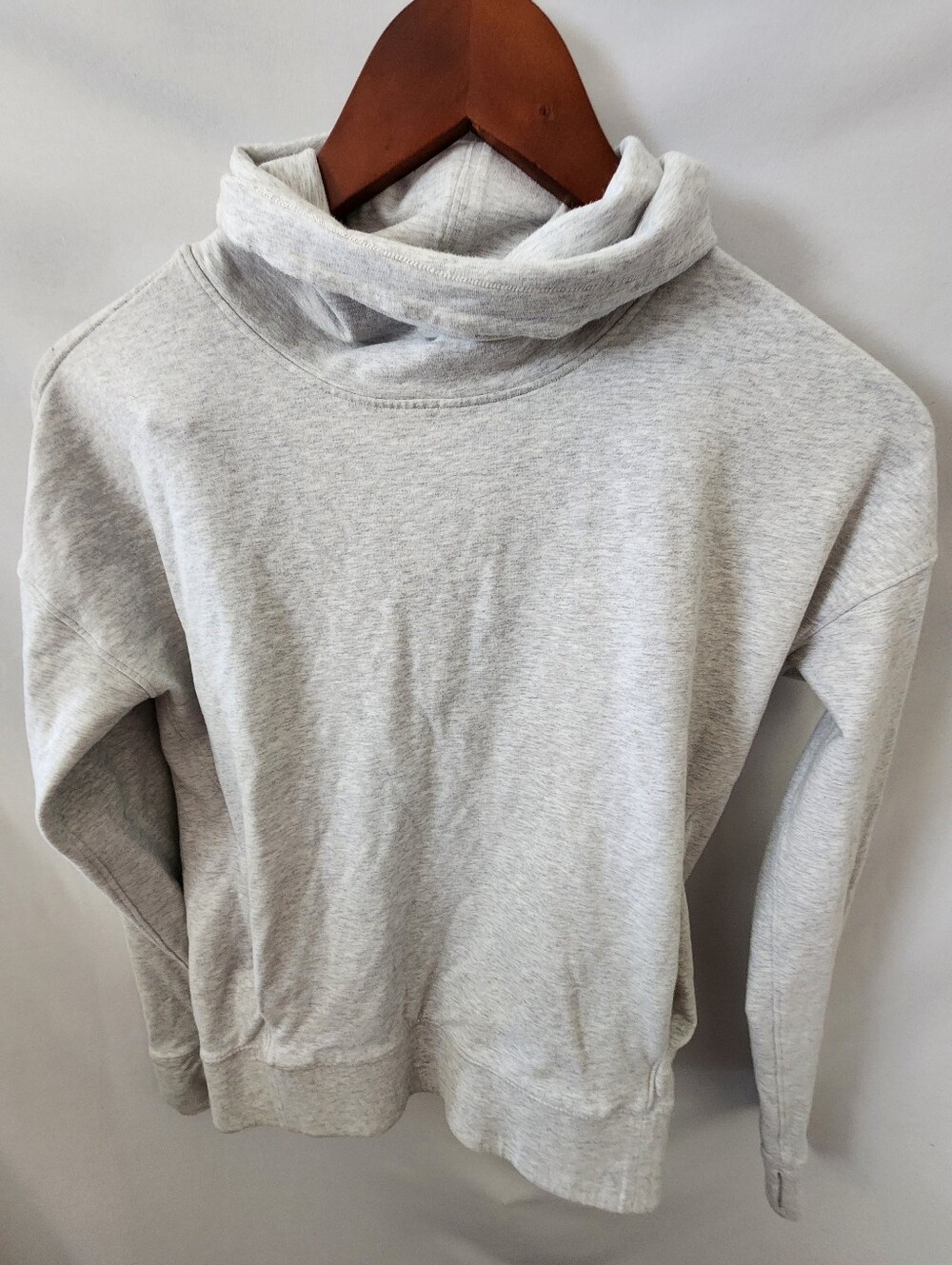 Lululemon Grey Turtleneck Pullover. Size 4